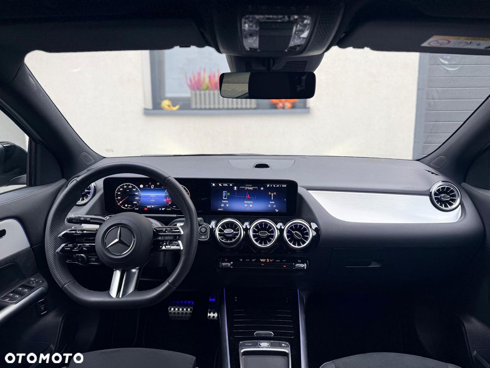 Mercedes-Benz GLA - 23