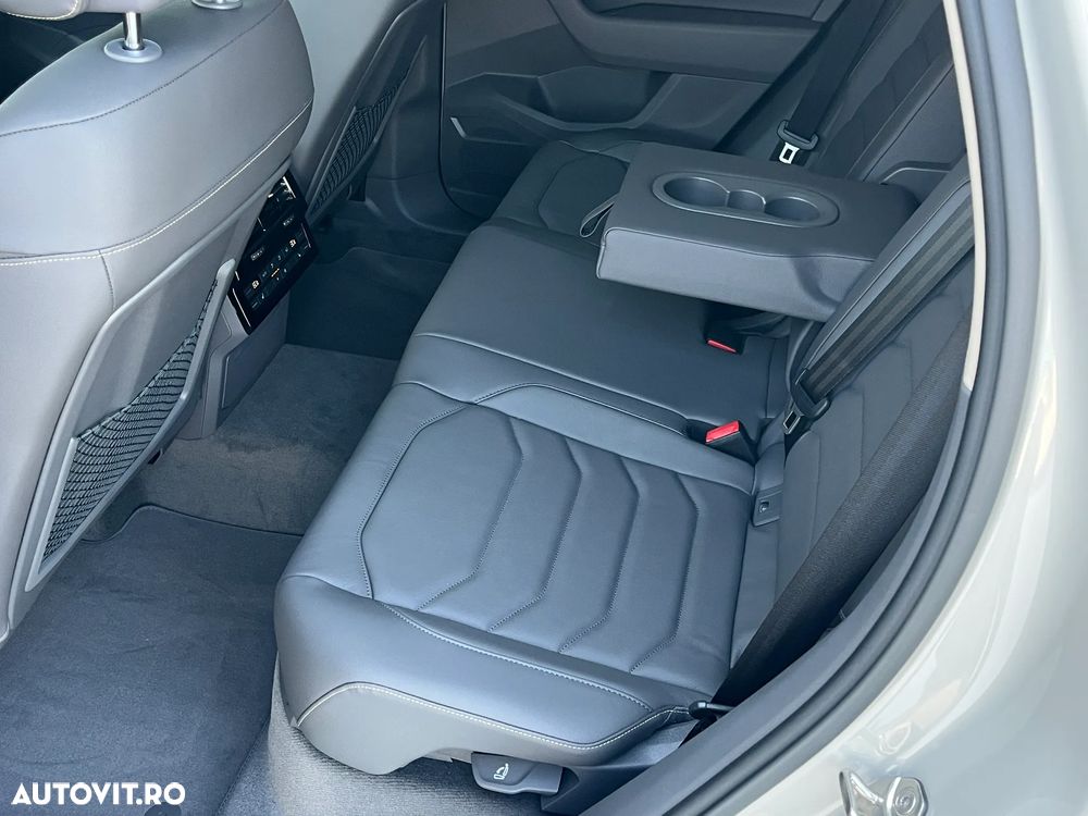Volkswagen Touareg V6 TDI 4MOTION Elegance - 9