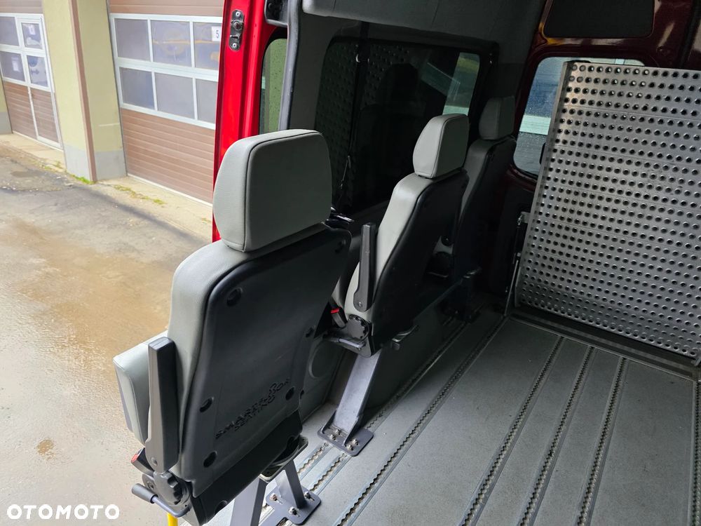 Mercedes-Benz Sprinter - 14