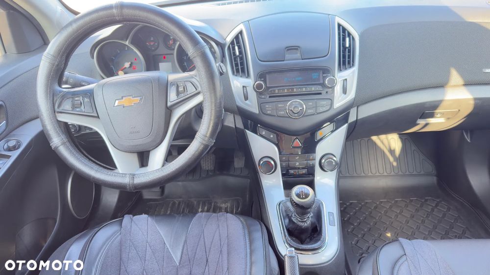 Chevrolet Cruze 1.6 LT - 6