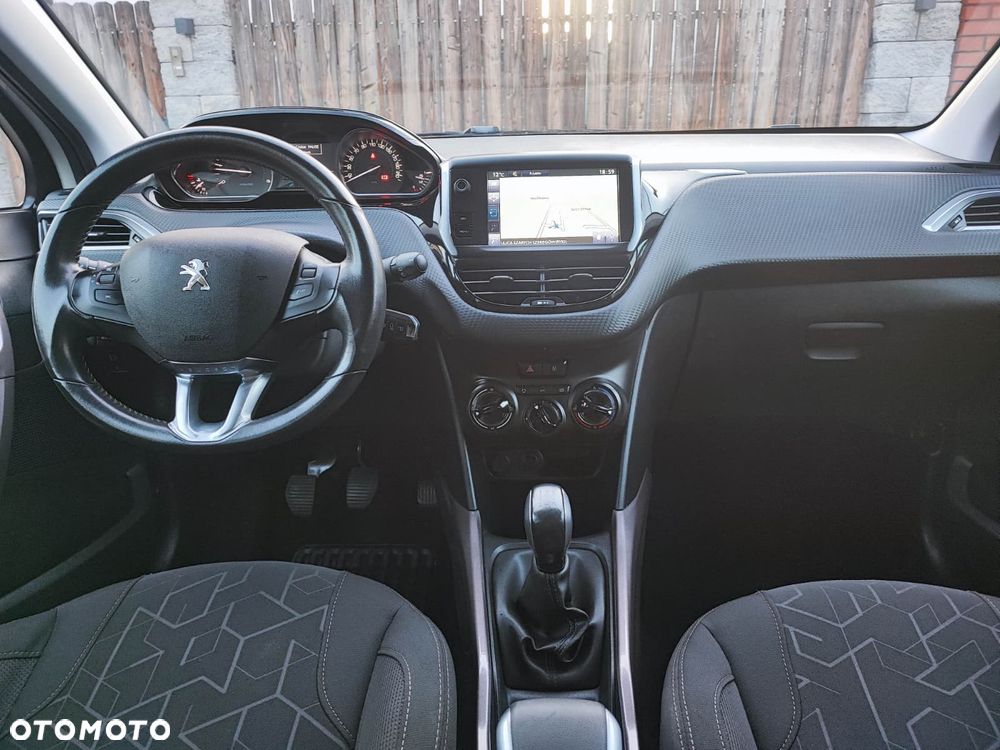 Peugeot 2008 BlueHDi 100 STOP & START Style - 6