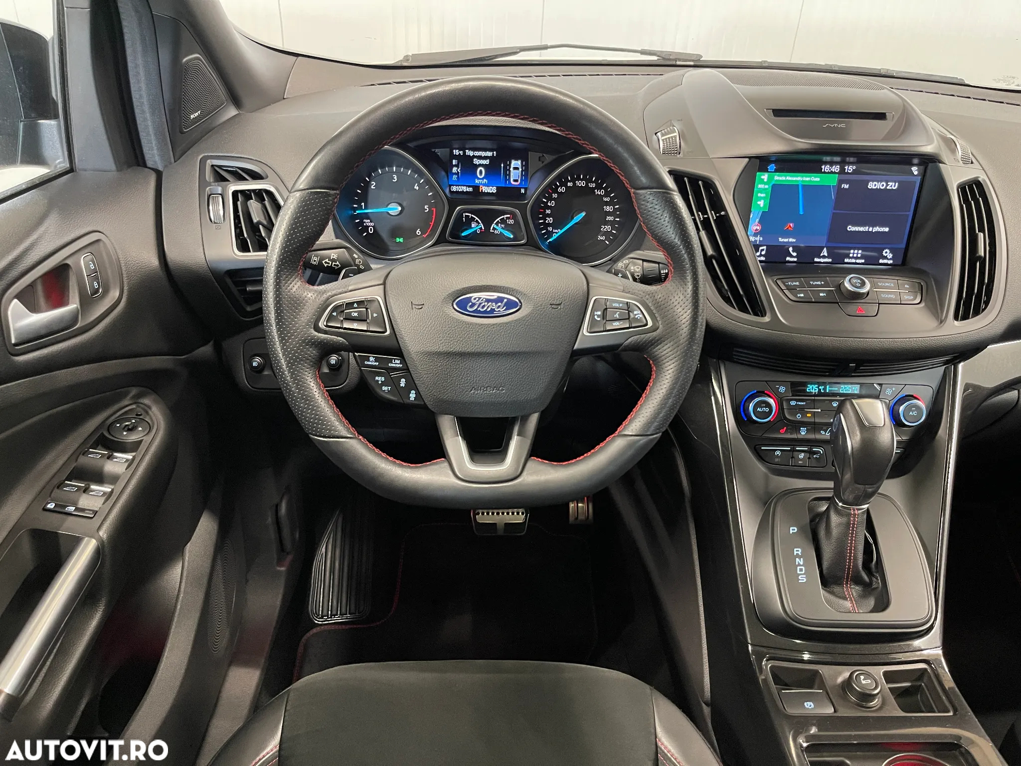 Ford Kuga 2.0 TDCi 4WD Powershift ST-Line - 6