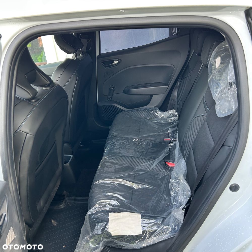Renault Clio - 10