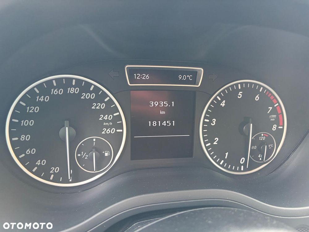 Mercedes-Benz Klasa B 180 (BlueEFFICIENCY) - 19