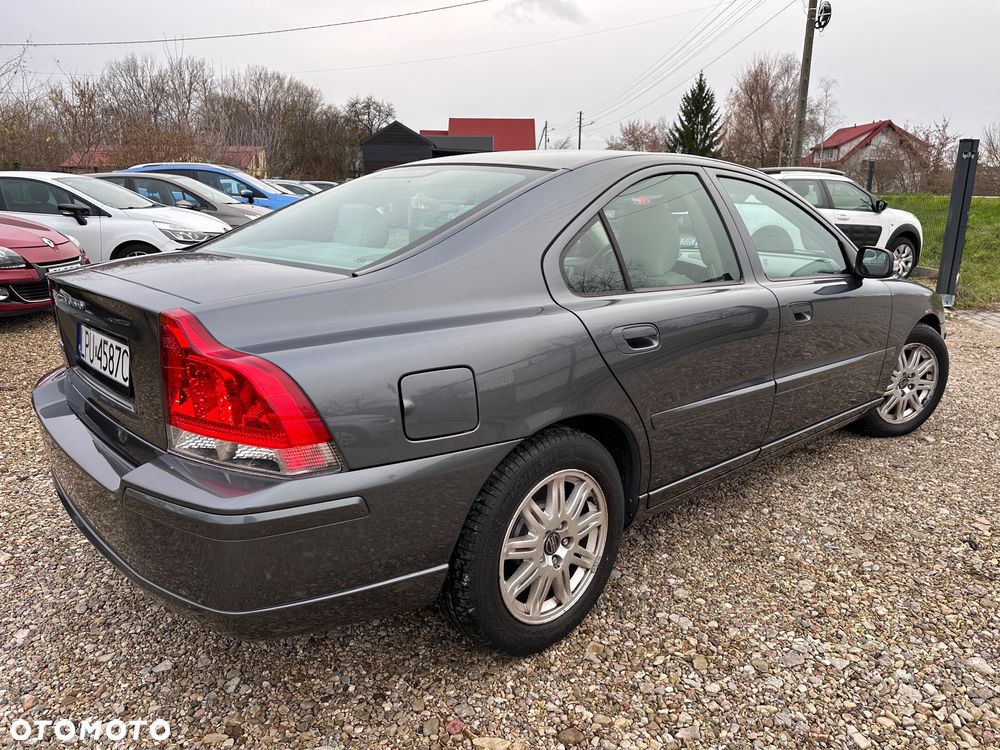 Volvo S60 2.4D Momentum - 8