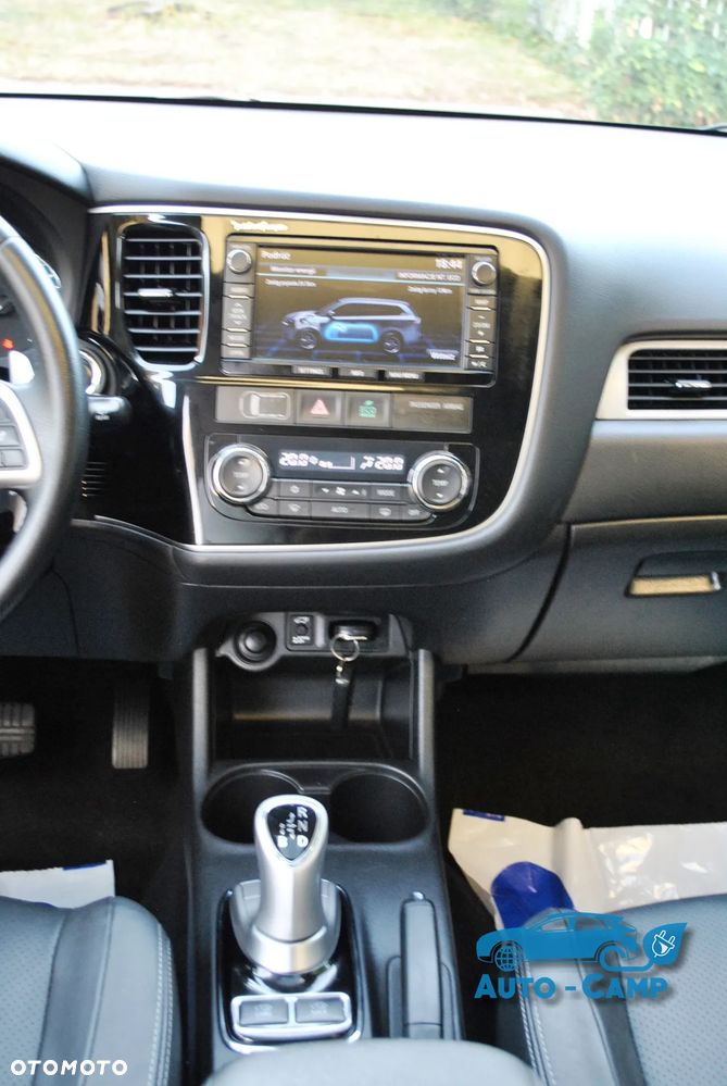 Mitsubishi Outlander Instyle NAVI + - 38