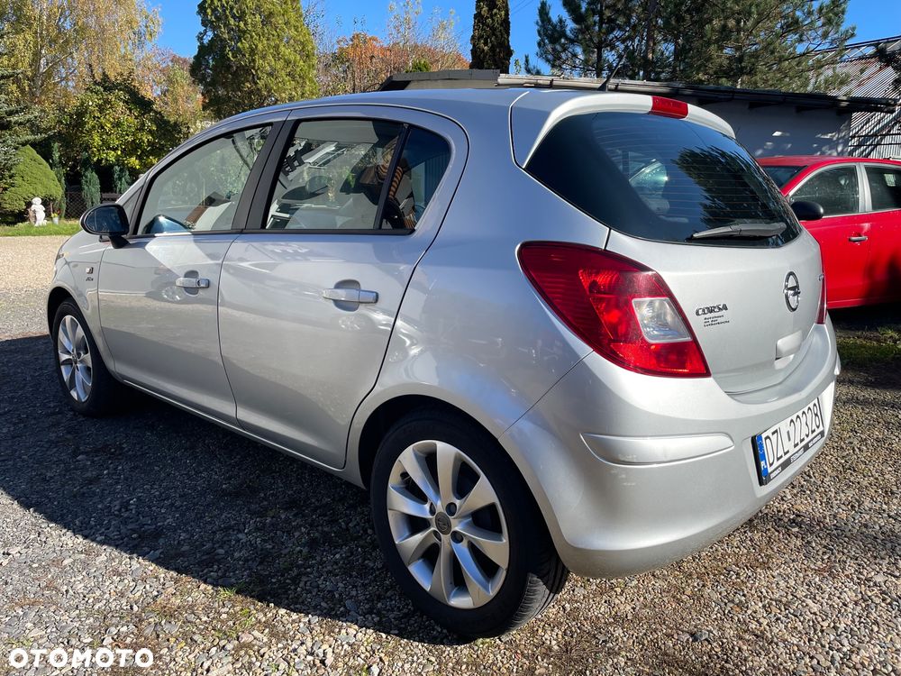 Opel Corsa 1.2 16V Color Edition - 3