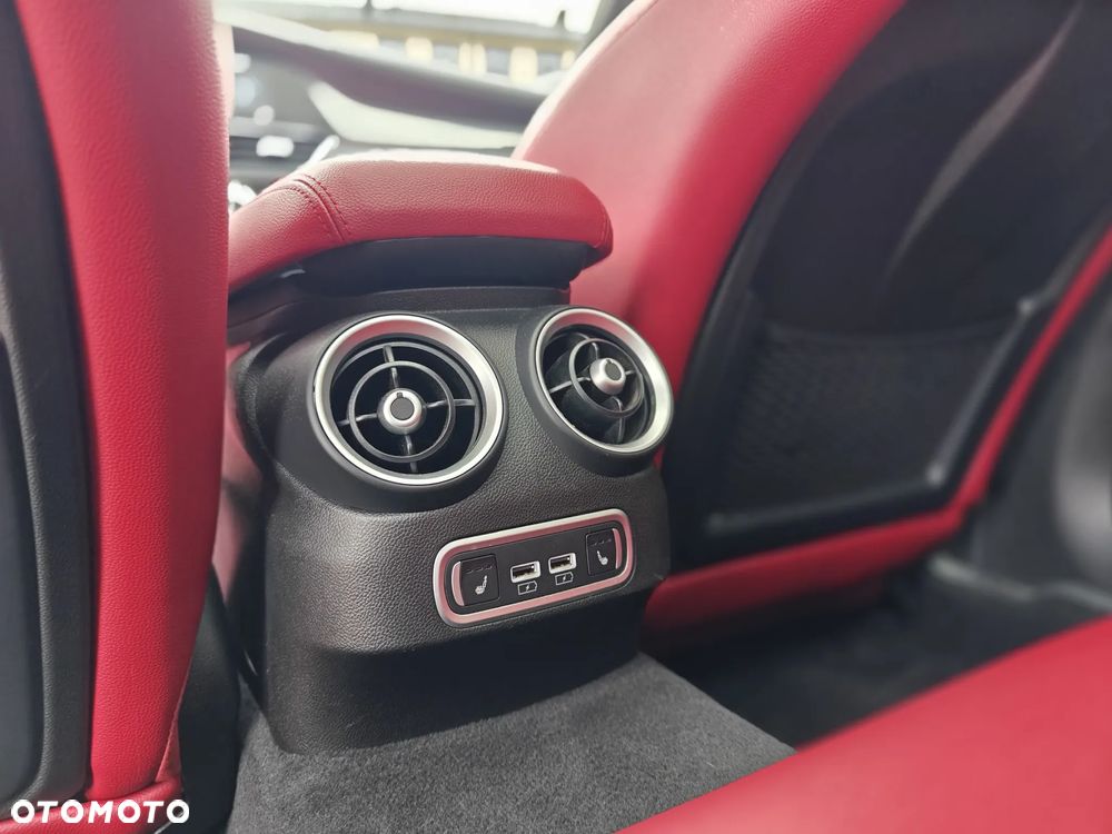 Alfa Romeo Giulia 2.0 Turbo 16V AT8 Veloce Ti - 33