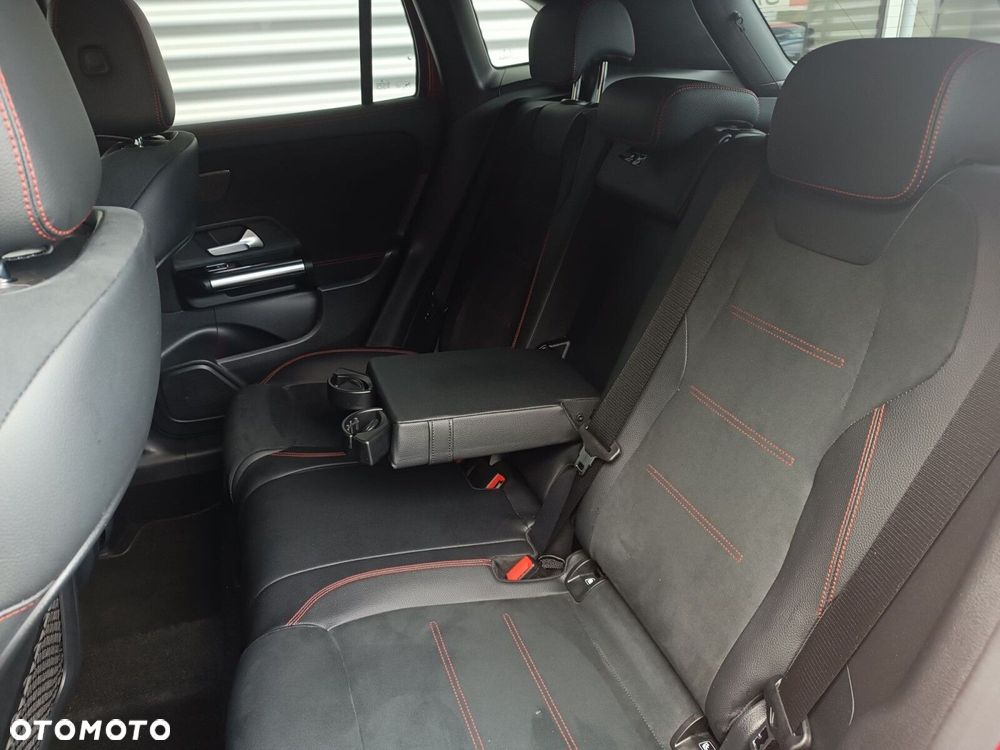 Mercedes-Benz GLA 200 AMG Line - 33