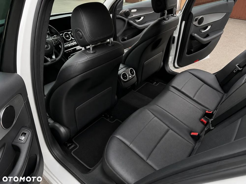 Mercedes-Benz Klasa C 200 d 9G-TRONIC - 32