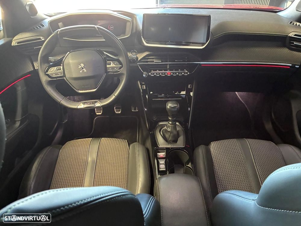 Peugeot 2008 1.2 PureTech GT Line - 33