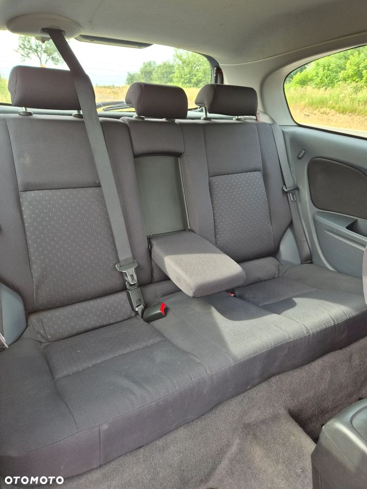 Nissan Almera 1.5 Visia - 10