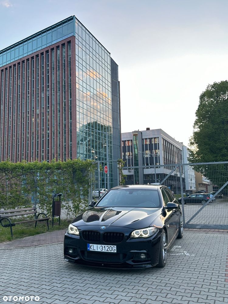 BMW Seria 5 525d xDrive - 7