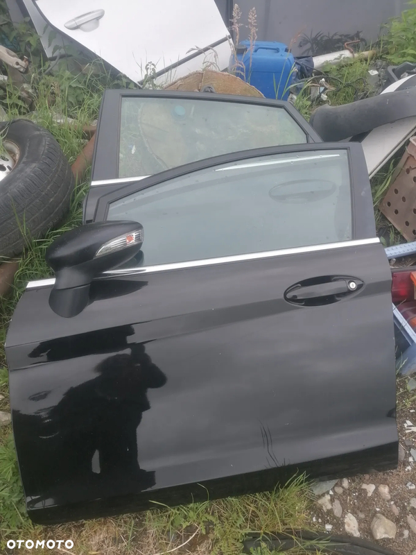 Lewe Drzwi Fiesta MK7 lewy przód lewa tył