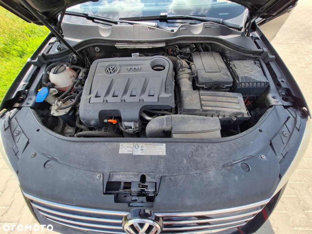 Volkswagen Passat 2.0 TDI Comfortline - 11