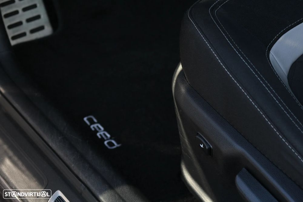 Kia Ceed 1.6 CRDi GT Line - 34