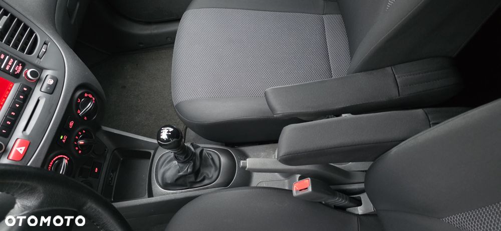 Kia Rio 1.4 Family + - 25