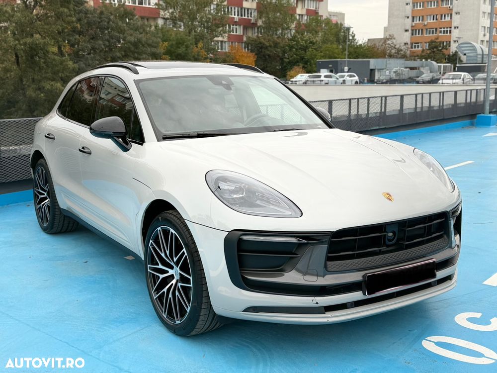 Porsche Macan T - 1