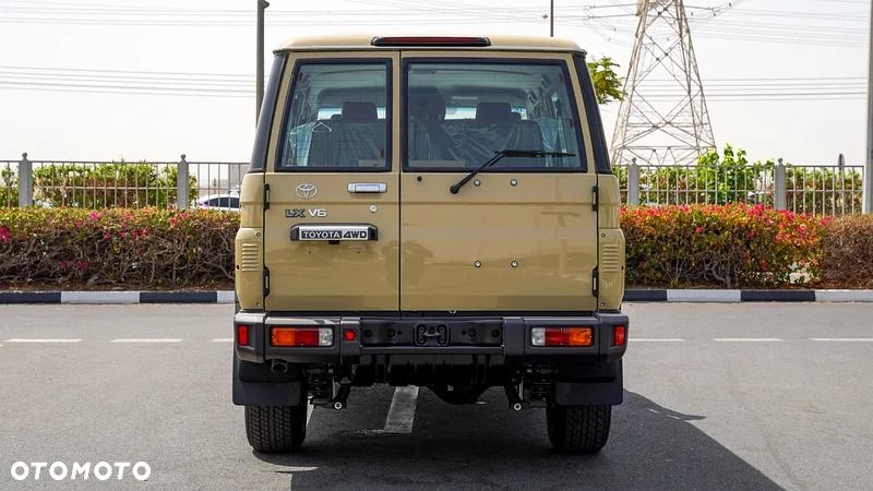 Toyota Land Cruiser 2.8 D-4D Mild-Hybrid Automatik Executive - 8