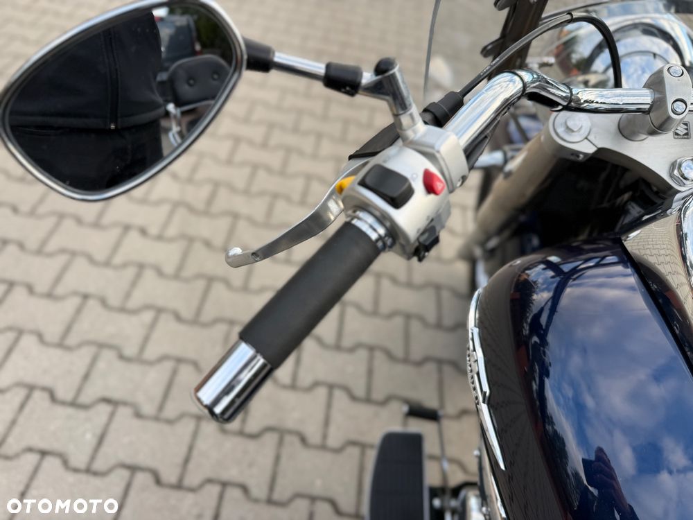 Suzuki Intruder - 26