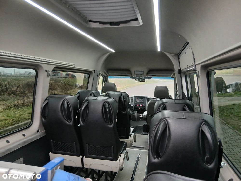 Mercedes-Benz Sprinter - 13