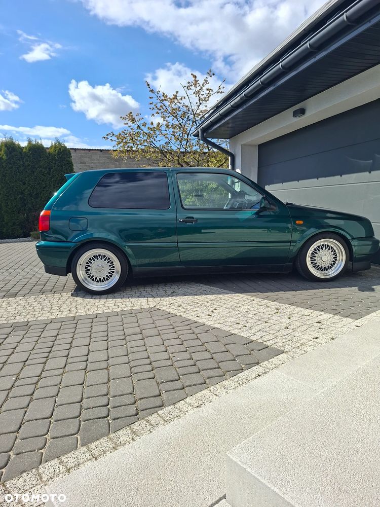 Volkswagen Golf - 2
