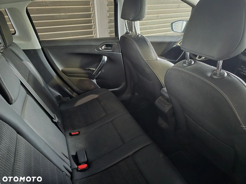 Peugeot 2008 1.2 PureTech Allure S&S - 7