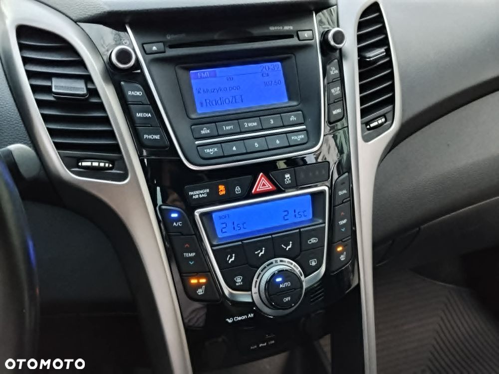 Hyundai i30 blue 1.6 GDI YES Gold - 9