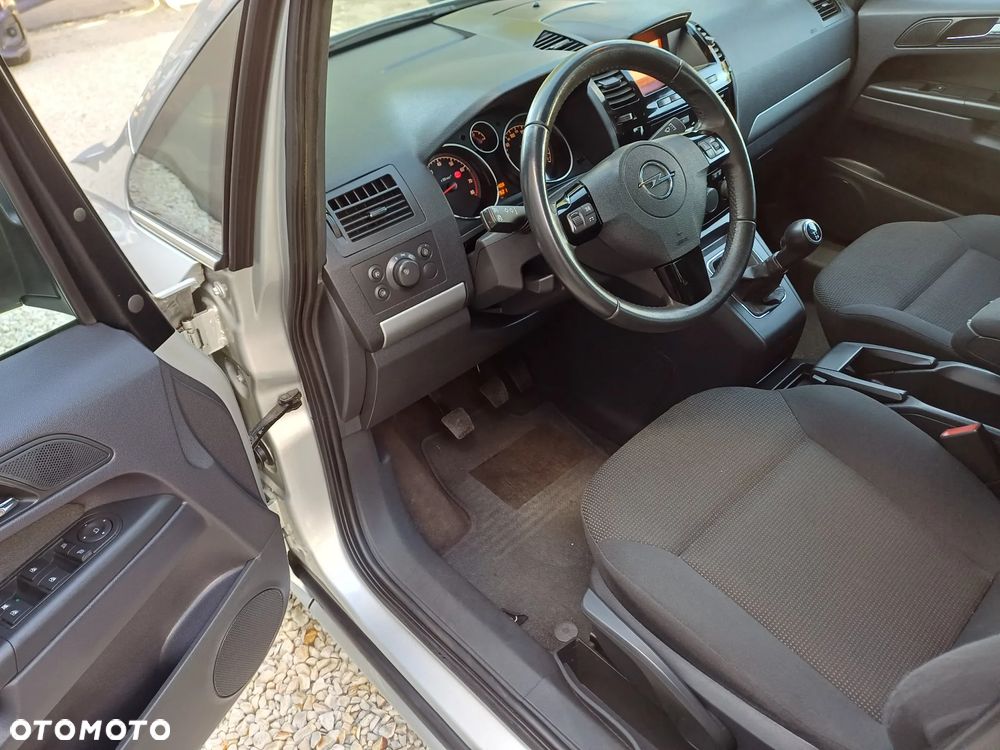 Opel Zafira 1.8 Family Plus - 21
