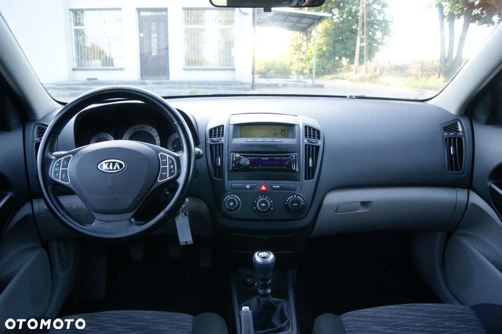 Kia Ceed 1.4 CVVT Attract - 18