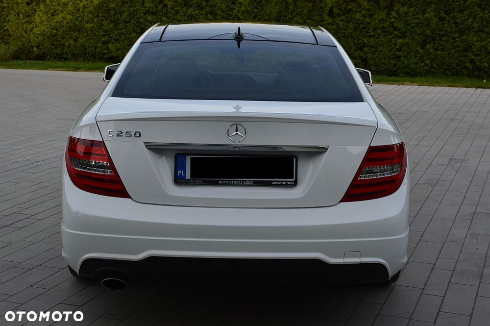 Mercedes-Benz Klasa C 250 CGI BlueEff Sport - 3