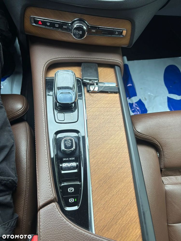 Volvo XC 90 - 12