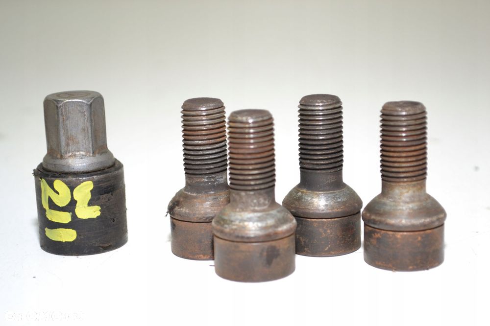 MERCEDES W211 ŚRUBY ZABEZPIECZAJĄCE KOMPLET ORYGINAŁ - 1