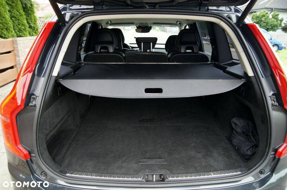 Volvo XC 90 D5 AWD Geartronic Momentum - 33
