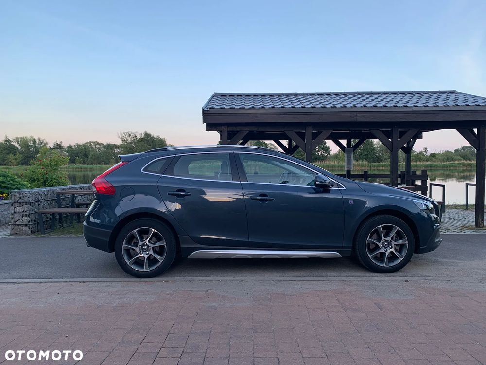 Volvo V40 Cross Country T3 Drive-E Ocean Race - 6