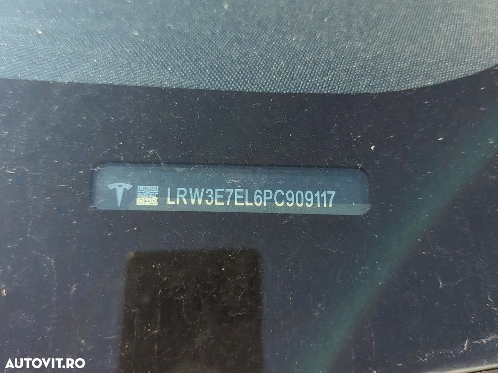 Tesla Model 3 - 14