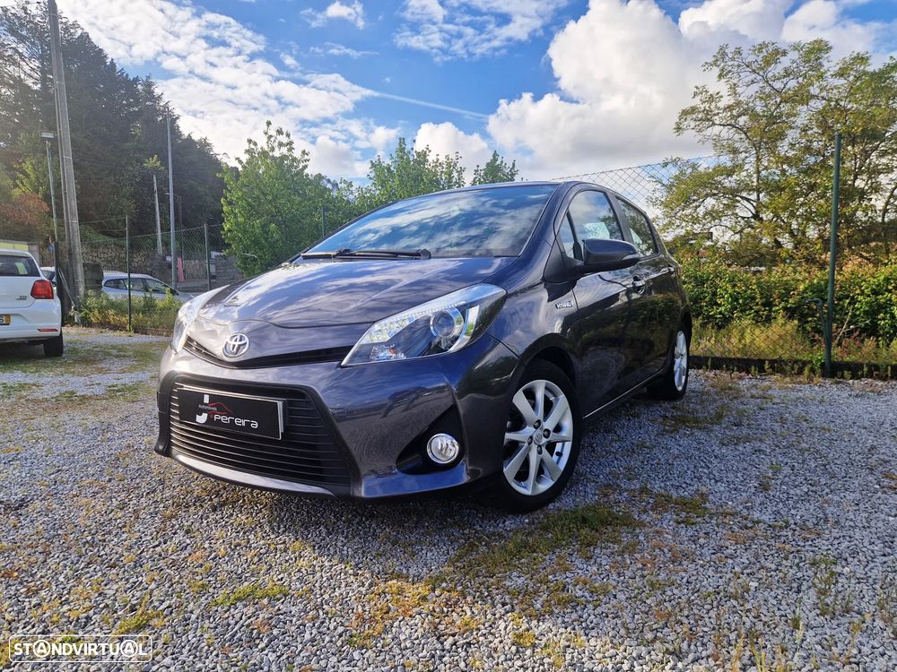 Toyota Yaris 1.5 HSD Sport+Navi - 10