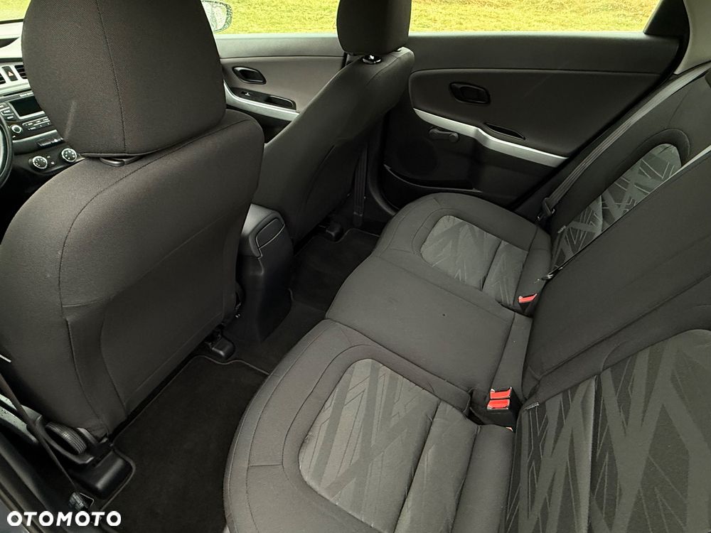 Kia Ceed 1.6 CRDi 128 Dream Team Edition - 13