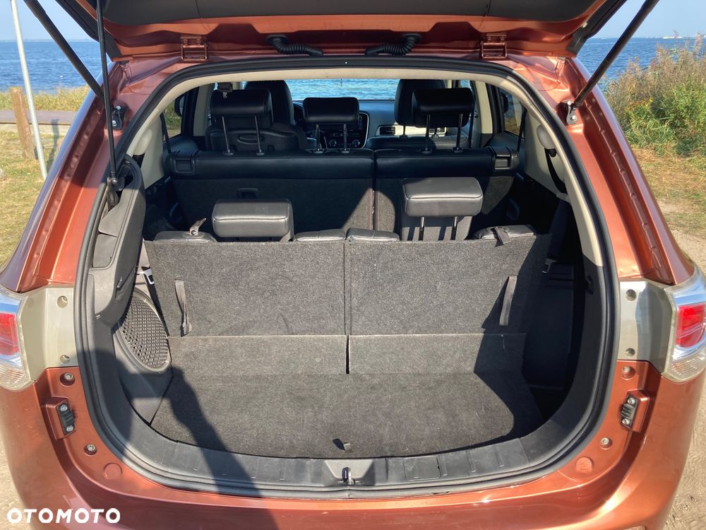 Mitsubishi Outlander 2.2 DI-D 4WD Intense - 6