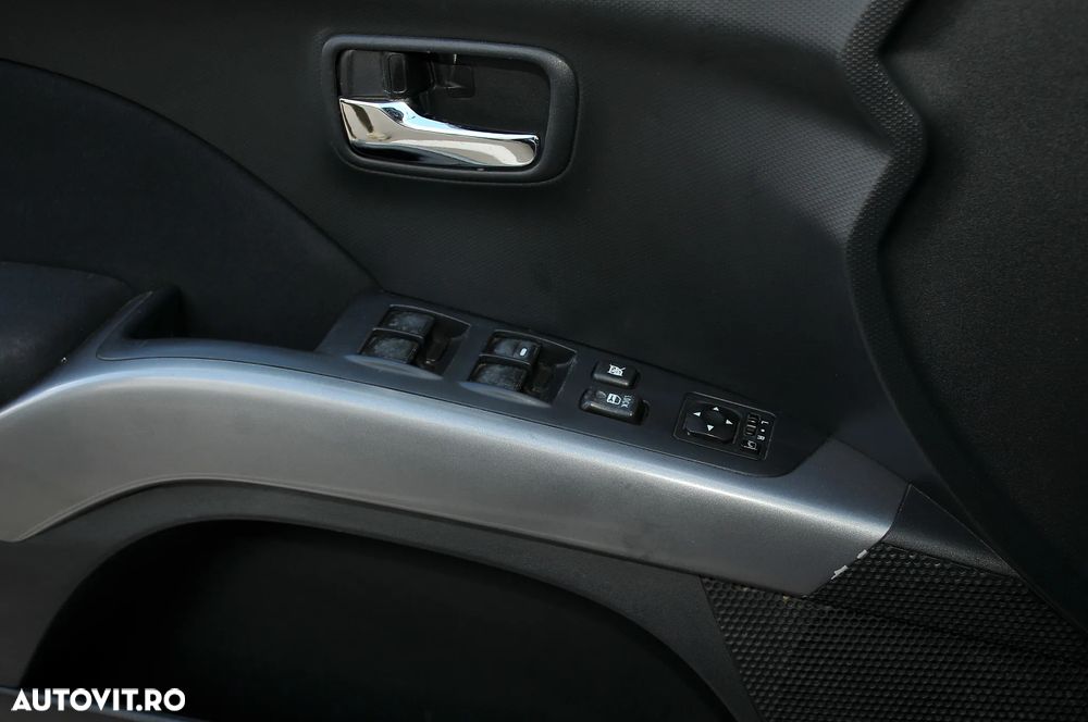 Mitsubishi Outlander - 15