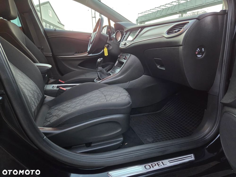 Opel Astra 1.4 Turbo 120 Jahre - 22