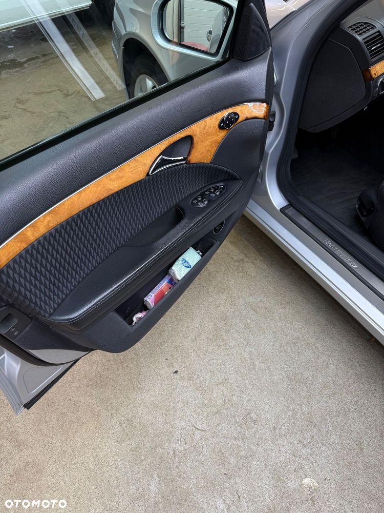 Mercedes-Benz Klasa E - 16