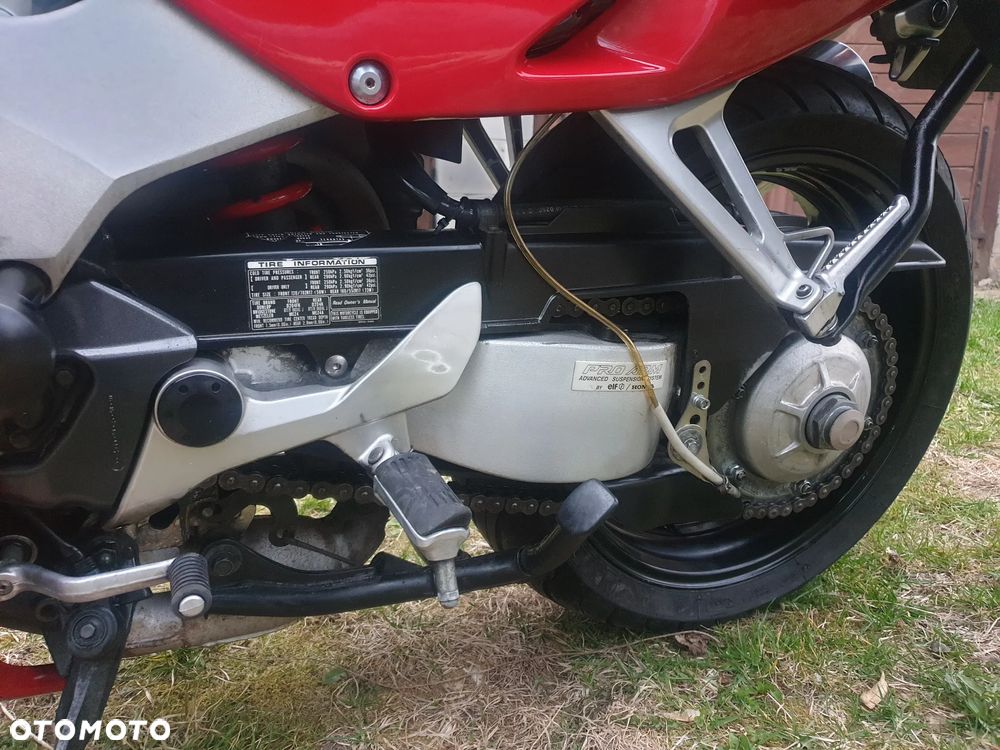 Honda VFR - 12