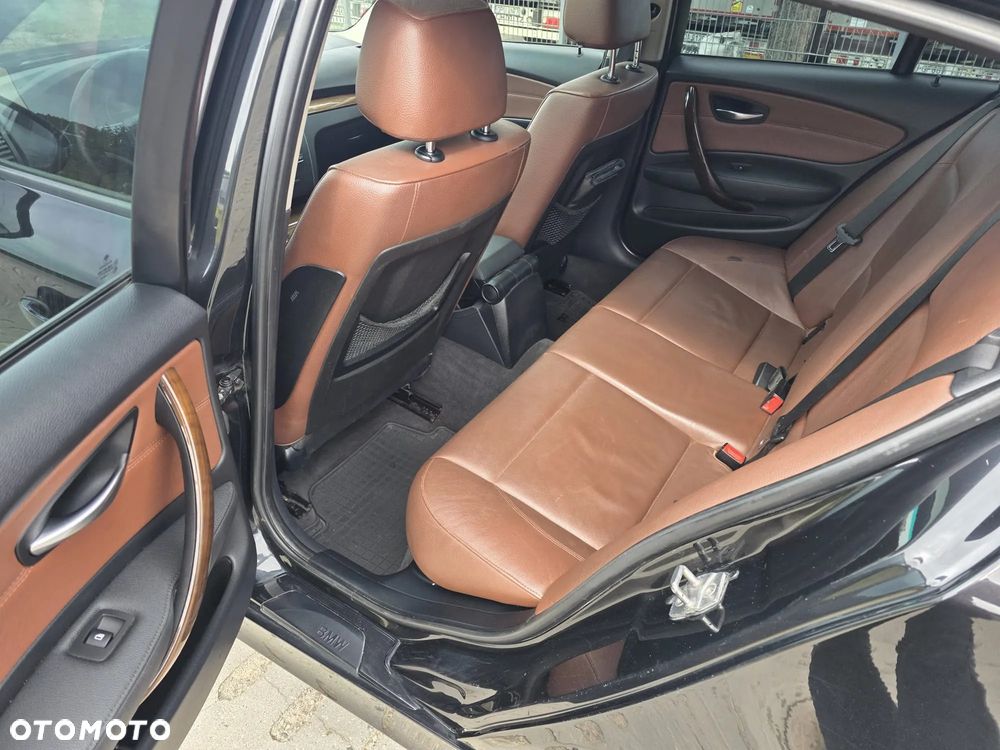 BMW Seria 1 120d - 10