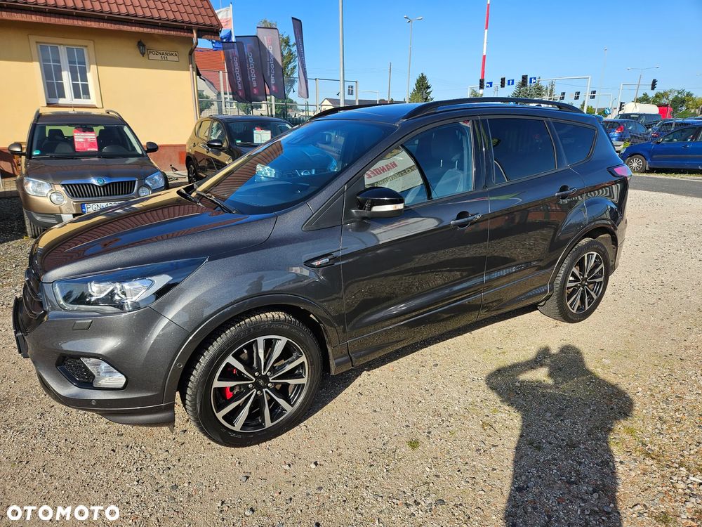 Ford Kuga 1.5 EcoBoost 2x4 ST-Line - 16