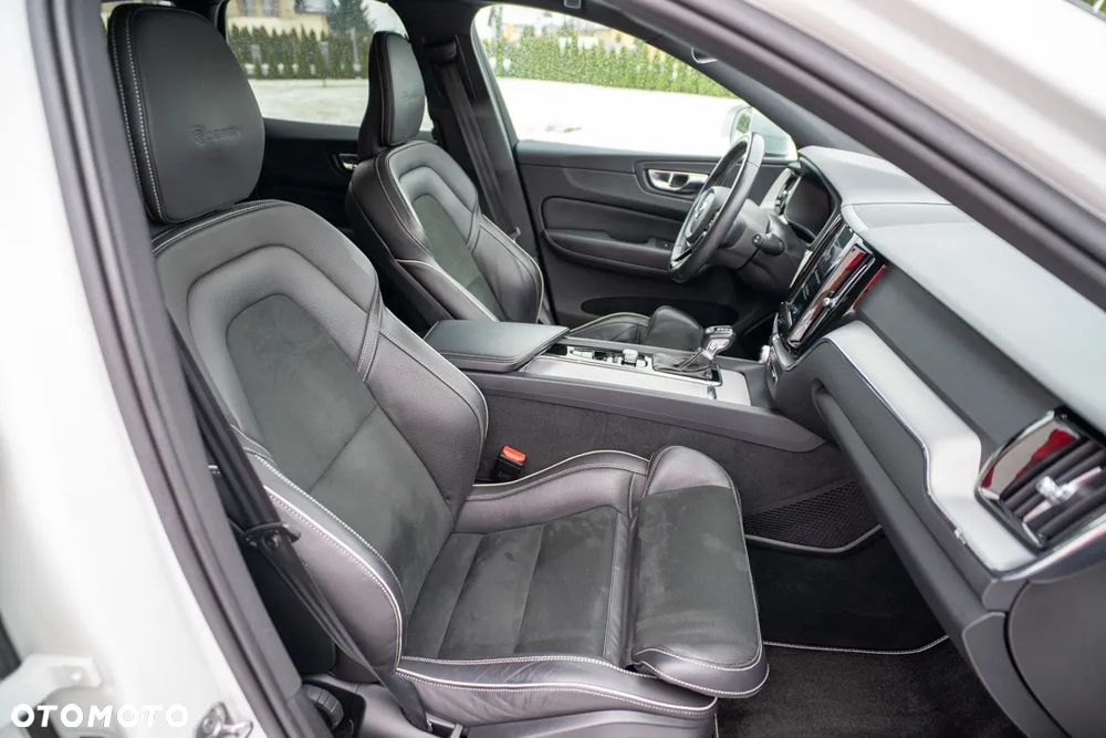 Volvo XC 60 D4 Geartronic RDesign - 29