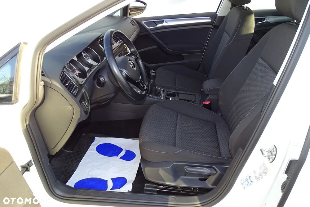 Volkswagen Golf VII 1.6 TDI BMT Trendline - 16