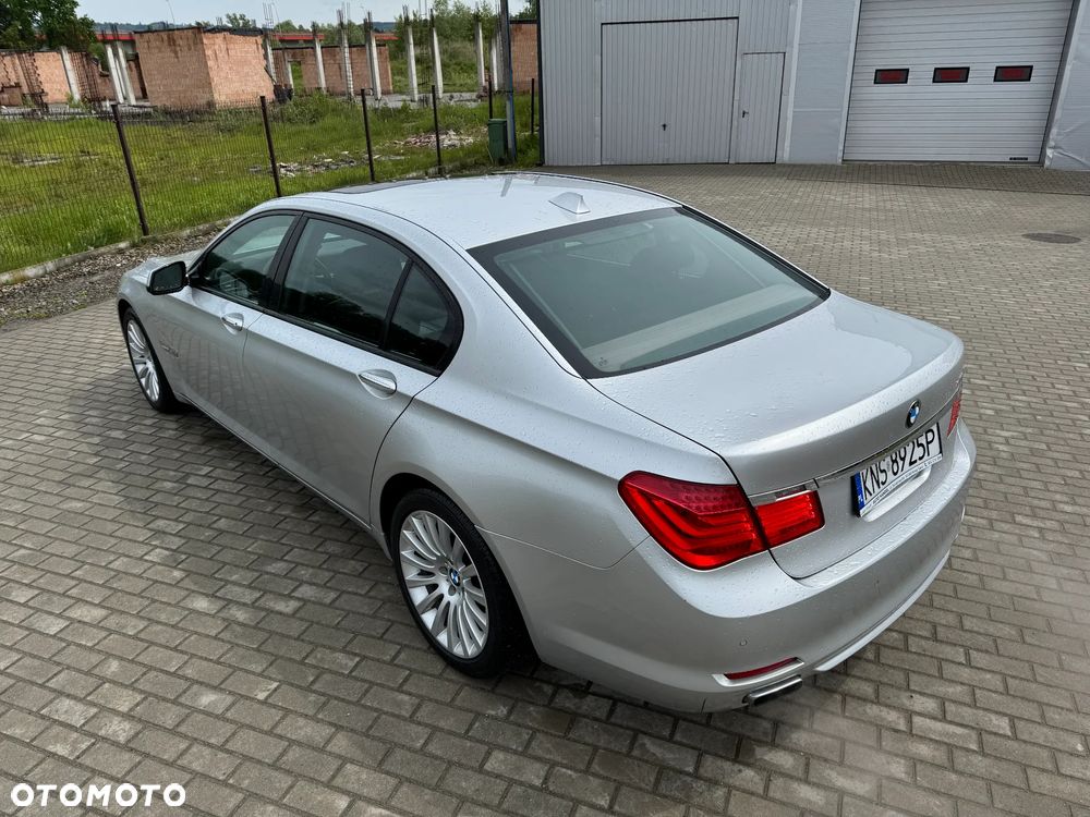 BMW Seria 7 750Li - 12
