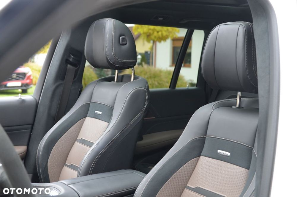 Mercedes-Benz GLS - 21