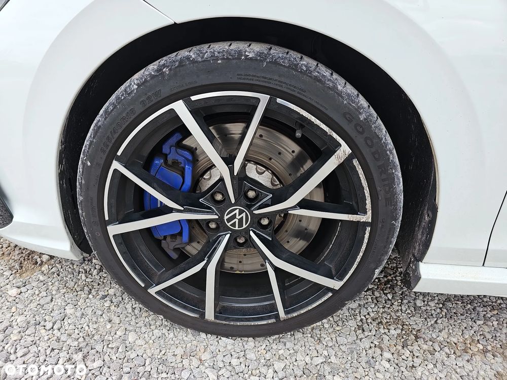Volkswagen Golf 2.0 TSI 4Motion R DSG - 9